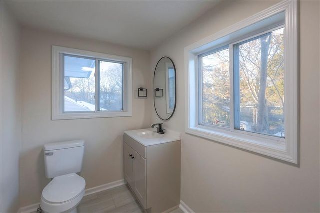 9504 E 13th Street S, Independence, MO 64052