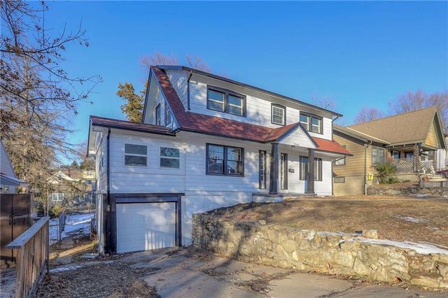 9504 E 13th Street S, Independence, MO 64052