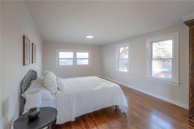 9504 E 13th Street S, Independence, MO 64052