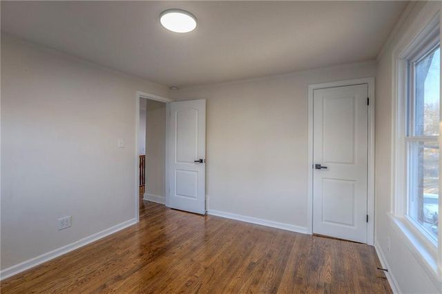 9504 E 13th Street S, Independence, MO 64052