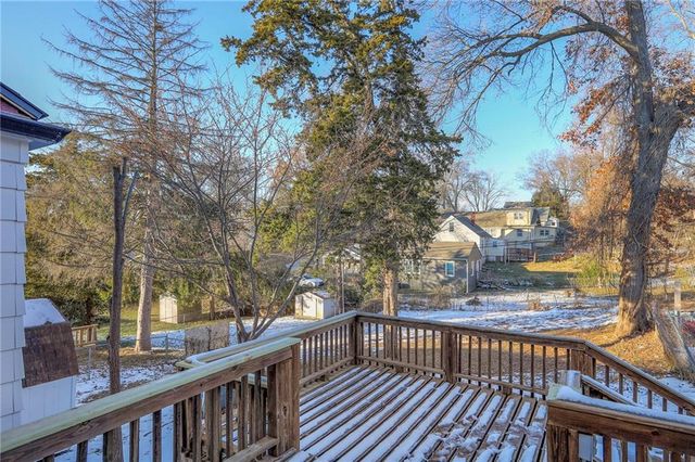 9504 E 13th Street S, Independence, MO 64052