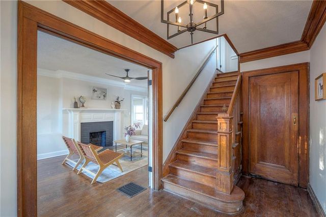 9504 E 13th Street S, Independence, MO 64052