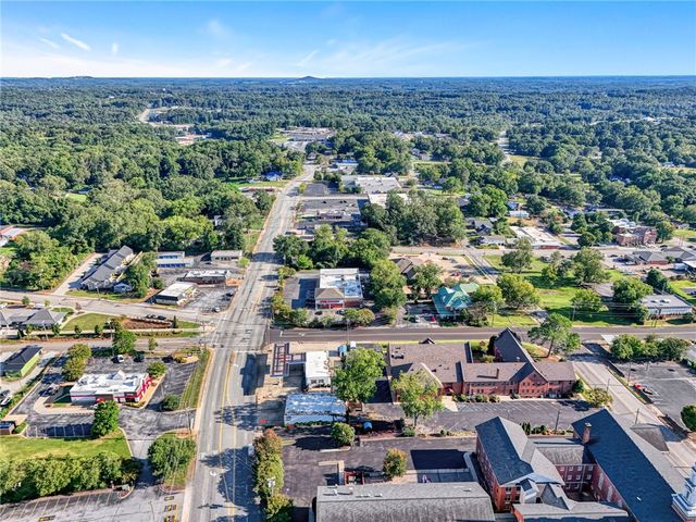 220 Hampton Avenue, Pickens, SC 29671