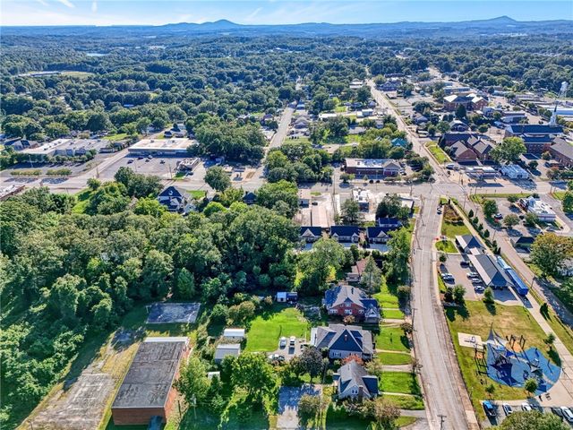 220 Hampton Avenue, Pickens, SC 29671