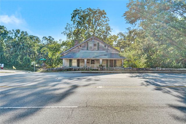 220 Hampton Avenue, Pickens, SC 29671