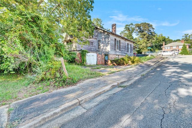 220 Hampton Avenue, Pickens, SC 29671