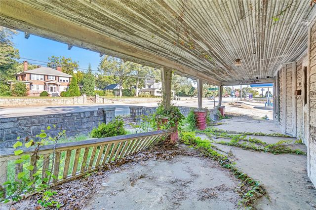 220 Hampton Avenue, Pickens, SC 29671