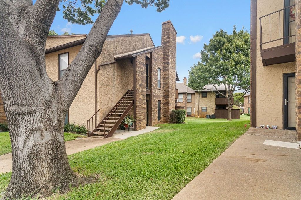 1201 Calico Lane 2024, Arlington, TX 76011 — photo 3