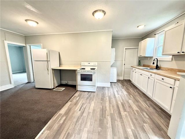 315 W THOMPSON Street, Maryville, MO 64468