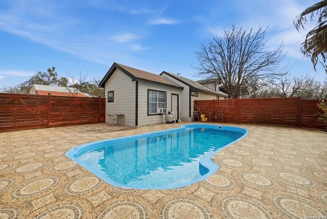 5608 Curran, Von Ormy, TX 78073