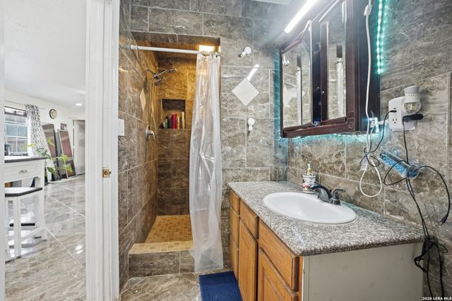 5608 Curran, Von Ormy, TX 78073