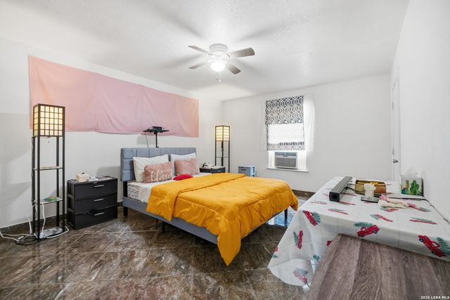 5608 Curran, Von Ormy, TX 78073