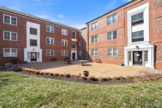 923 S Hanley Road E, Clayton, MO 63105