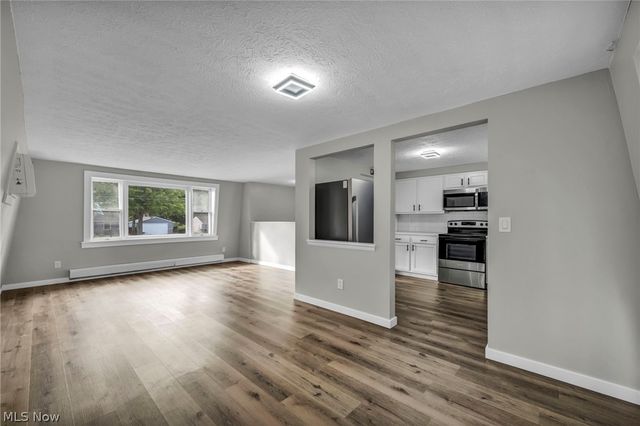 8742 Usher Road, Olmsted Twp, OH 44138