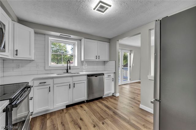 8742 Usher Road, Olmsted Twp, OH 44138