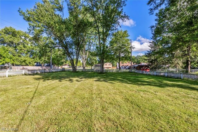 8742 Usher Road, Olmsted Twp, OH 44138