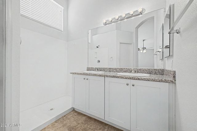 3900 E TREMAINE Avenue, Gilbert, AZ 85234