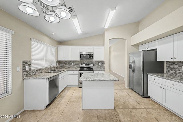 3900 E TREMAINE Avenue, Gilbert, AZ 85234