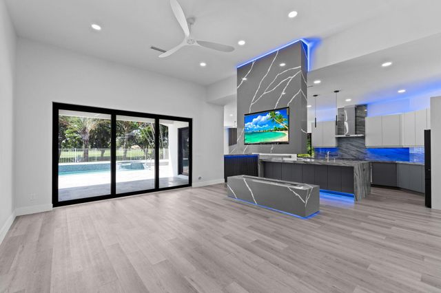 11690 STONEHAVEN Way, West Palm Beach, FL 33412