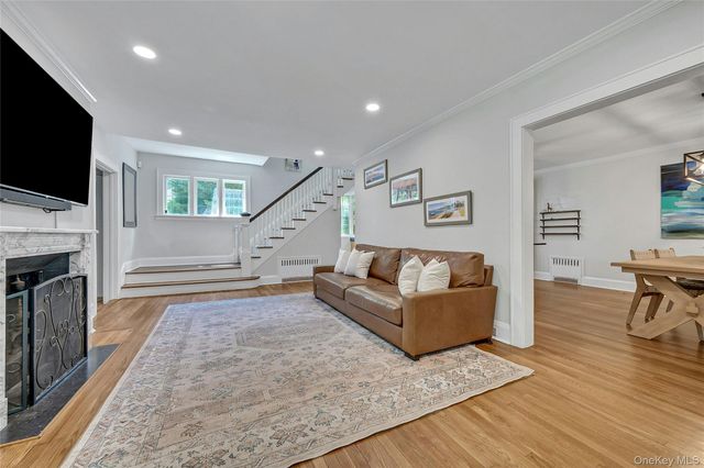 42 Knollwood Drive, Larchmont, NY 10538