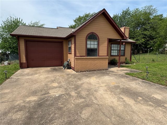 1061 Massey Street, Decatur, AR 72722