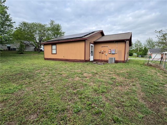 1061 Massey Street, Decatur, AR 72722