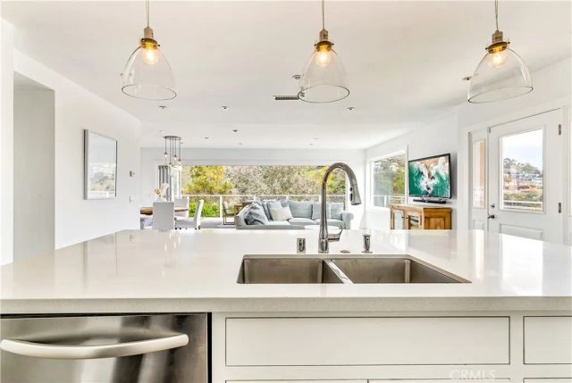 31032 Aliso Circle, Laguna Beach, CA 92651