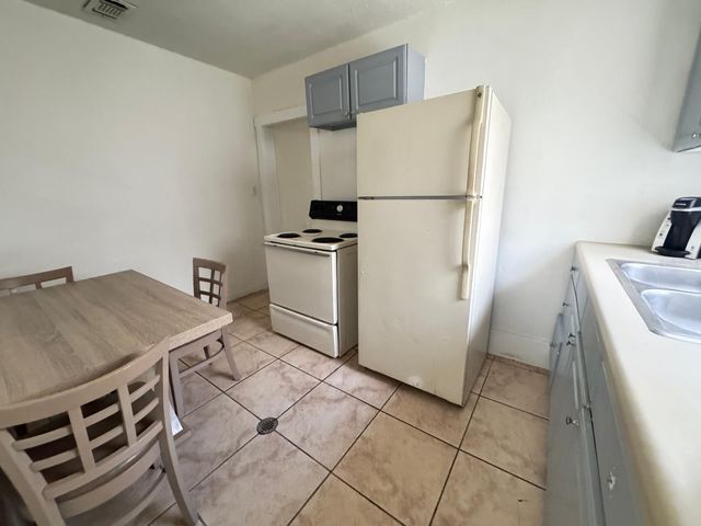 728 COLUMBIA STREET A, Orlando, FL 32805