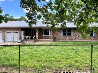 12241 Pipeline Road, Bourbon, MO 65441