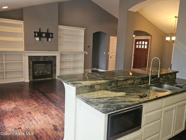901 S EDGEVIEW TER, Post Falls, ID 83854