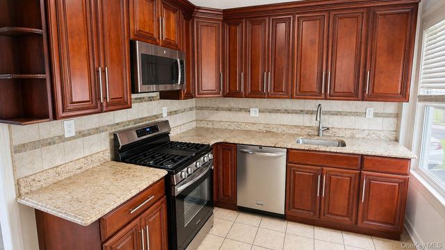 104-22 192nd Street, Saint Albans, NY 11412
