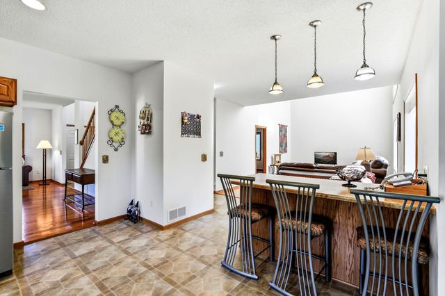 6814 Wildflower Drive S, Cottage Grove, MN 55016