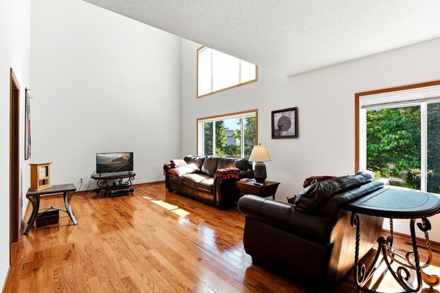 6814 Wildflower Drive S, Cottage Grove, MN 55016
