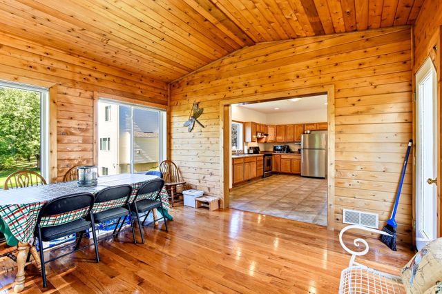 6814 Wildflower Drive S, Cottage Grove, MN 55016