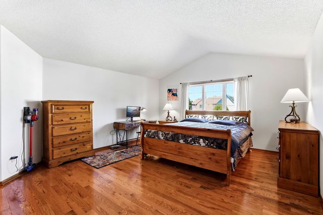 6814 Wildflower Drive S, Cottage Grove, MN 55016