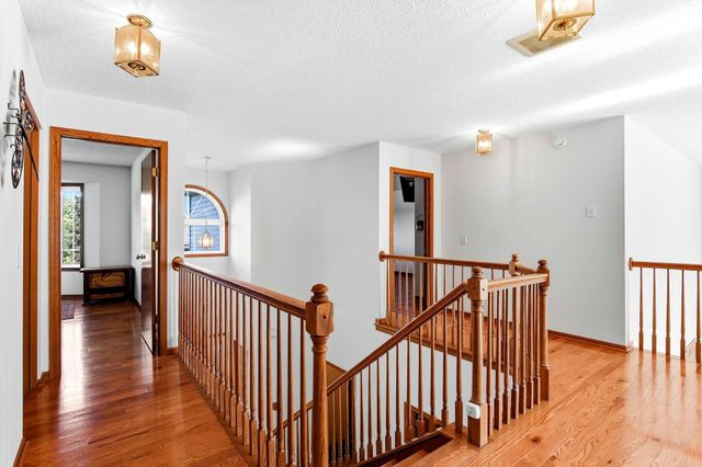 6814 Wildflower Drive S, Cottage Grove, MN 55016