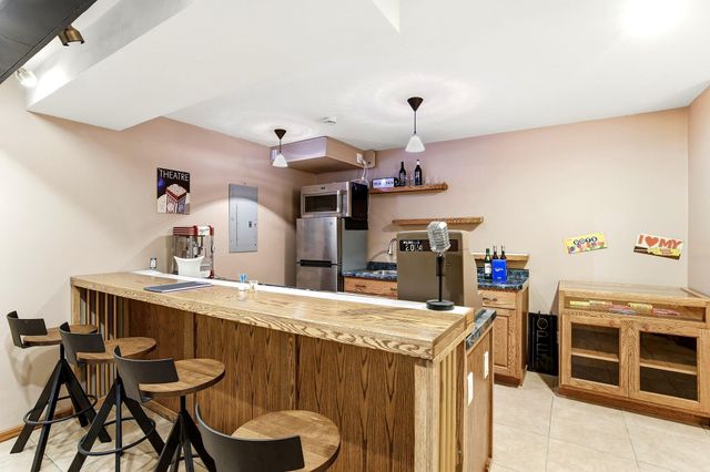 6814 Wildflower Drive S, Cottage Grove, MN 55016