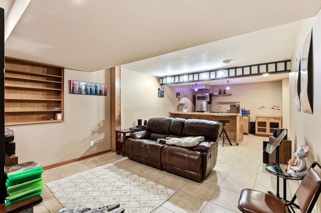 6814 Wildflower Drive S, Cottage Grove, MN 55016