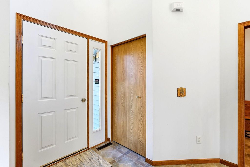 6814 Wildflower Drive S, Cottage Grove, MN 55016 — photo 2