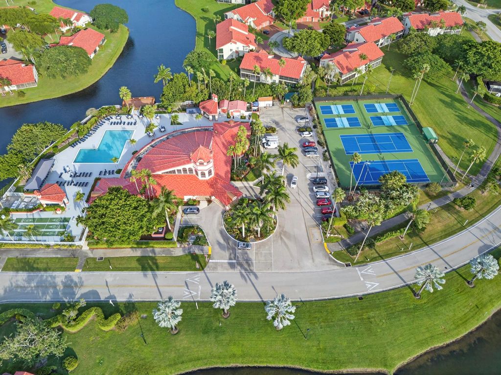 7548 Lexington Club Boulevard B, Delray Beach, FL 33446