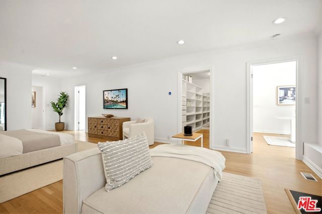 2163 San Ysidro Drive, Beverly Hills, CA 90210