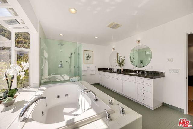 2163 San Ysidro Drive, Beverly Hills, CA 90210