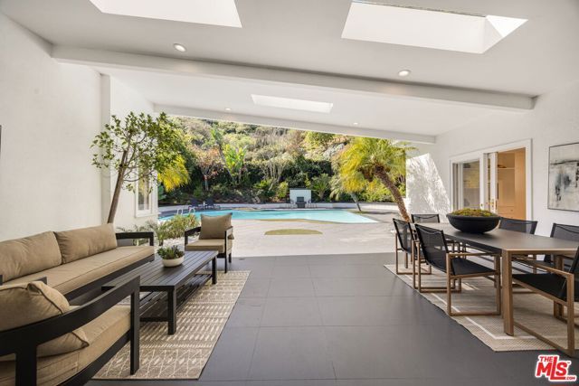 2163 San Ysidro Drive, Beverly Hills, CA 90210