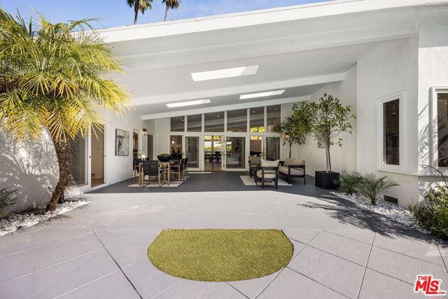 2163 San Ysidro Drive, Beverly Hills, CA 90210