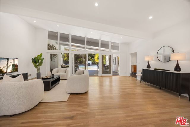 2163 San Ysidro Drive, Beverly Hills, CA 90210