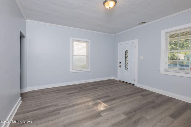 2831 W Madison St, Louisville, KY 40211