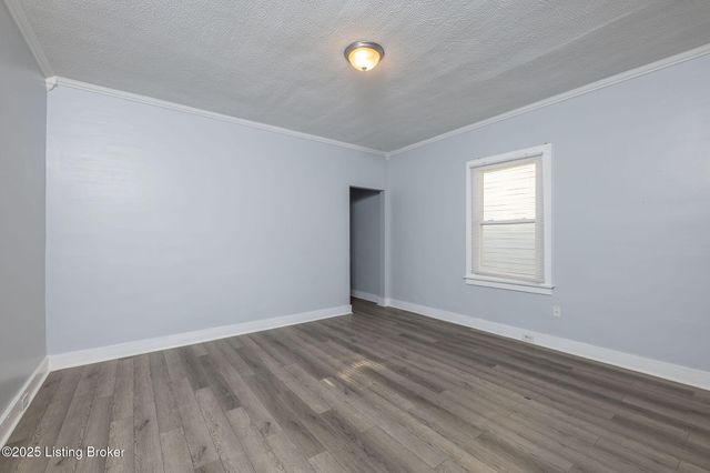 2831 W Madison St, Louisville, KY 40211