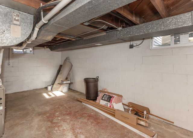 1606 Coffelt Avenue, Davenport, IA 52803