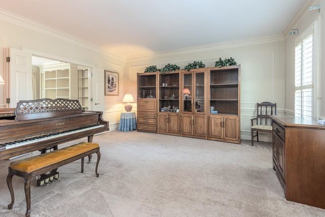 8784 CLASSIC DR, Memphis, TN 38125