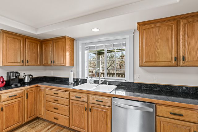 1120 Barrington Circle, Ashland, OR 97520